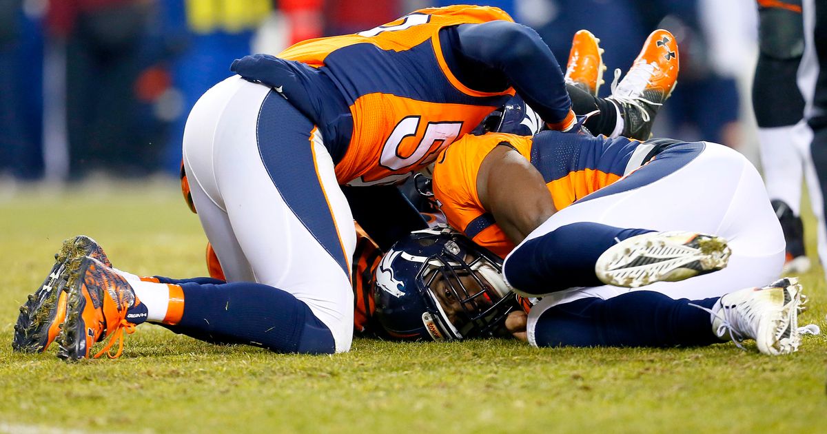 Ware recovers fumble to seal Broncos’ 20-17 win over Bengals | The ...