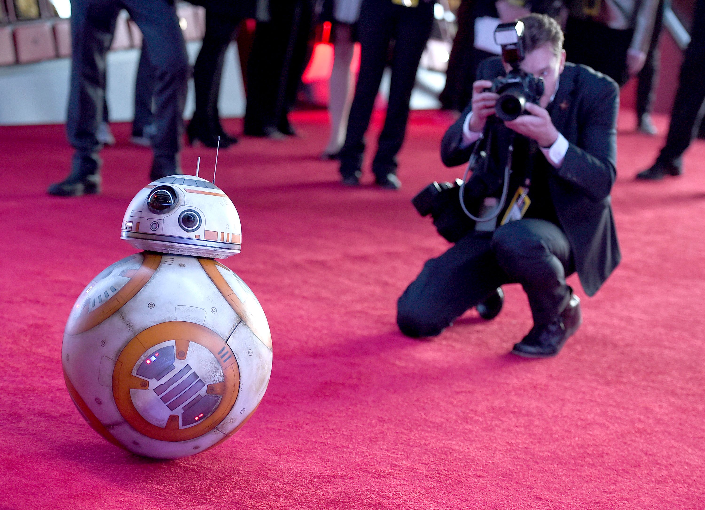 Cheers for familiar, new 'Star Wars' characters at Hollywood