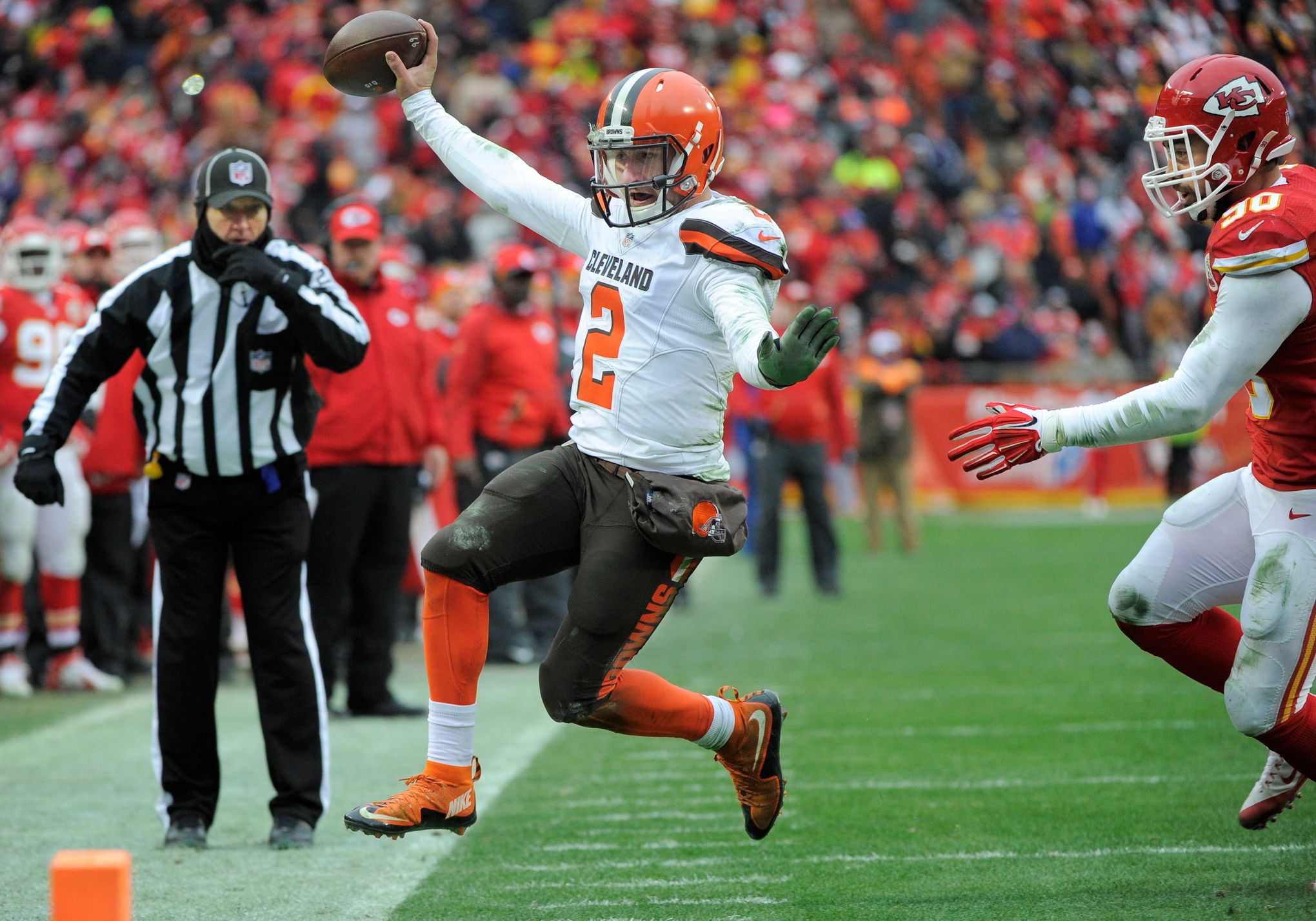 Cleveland Browns demote JOhnny Manziel after partying video