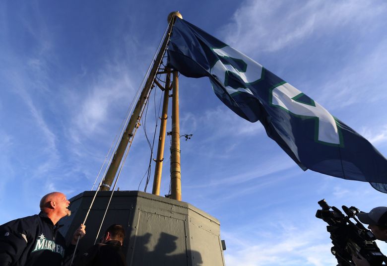 Space Needle celebrates Griffey's Hall of Fame vote