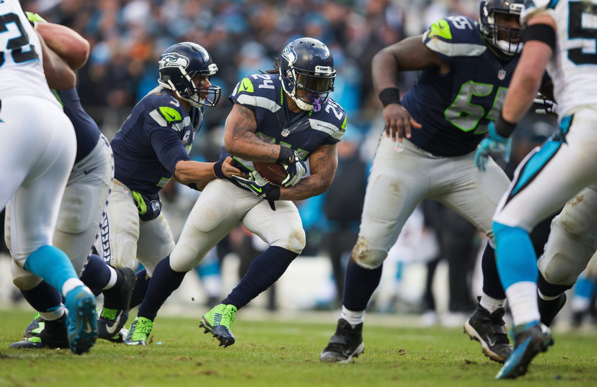 Marshawn Lynch wears Kam Chancellor jersey at Seahawks practice