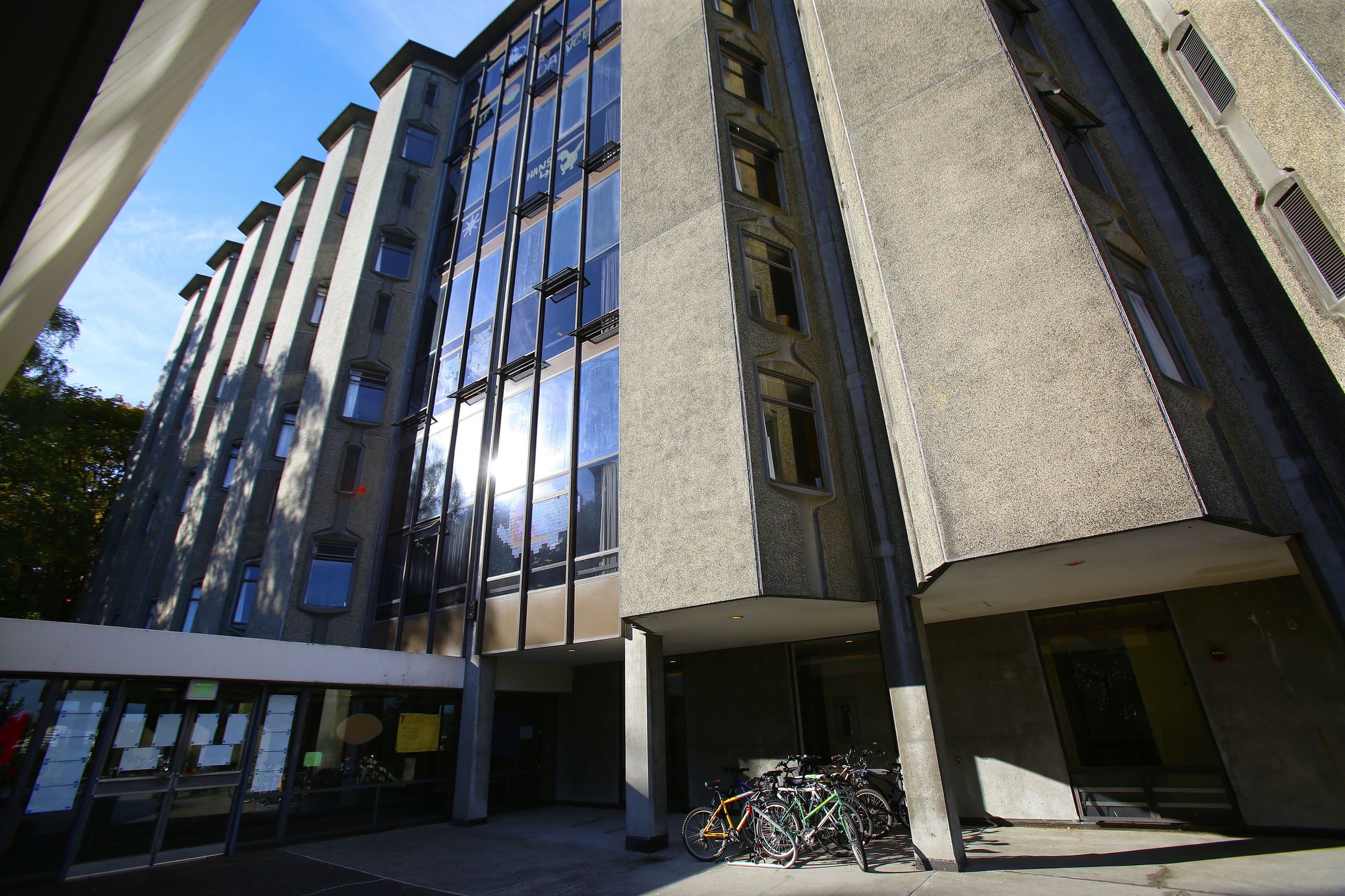 UW-EC celebrates opening of new dorms, first new hall since 2000, Front  Page