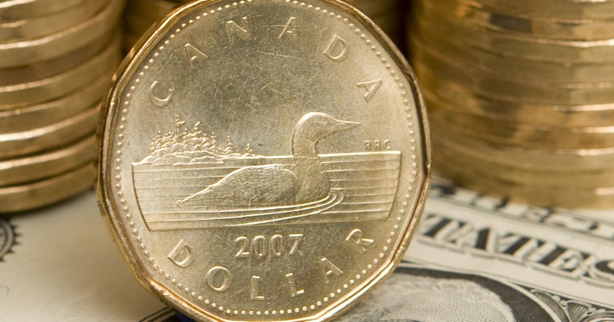 Loonie’s dive spurs U.S. imports of used cars to 13year high The