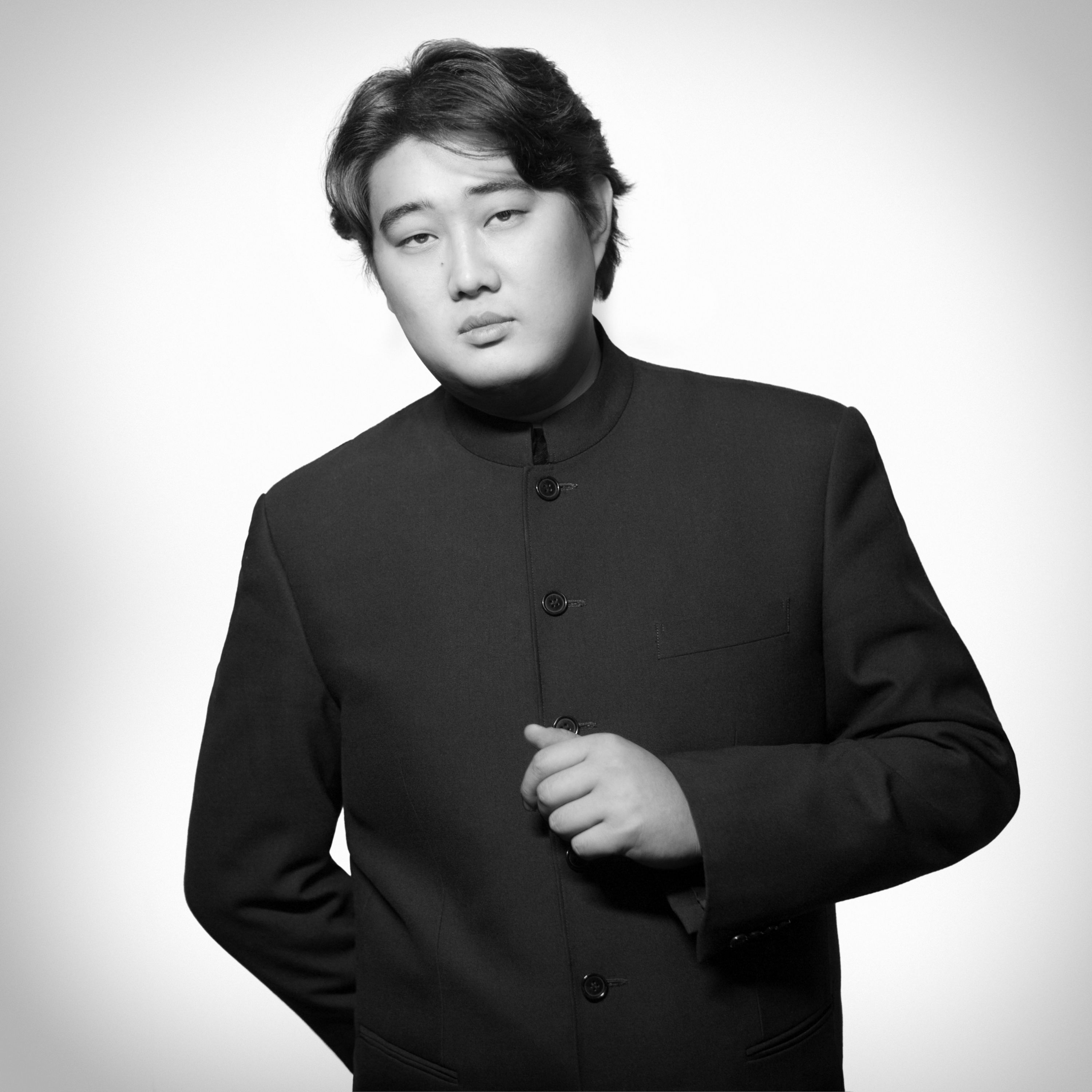 Chinese opera star Shenyang sings 'Figaro' | The Seattle Times