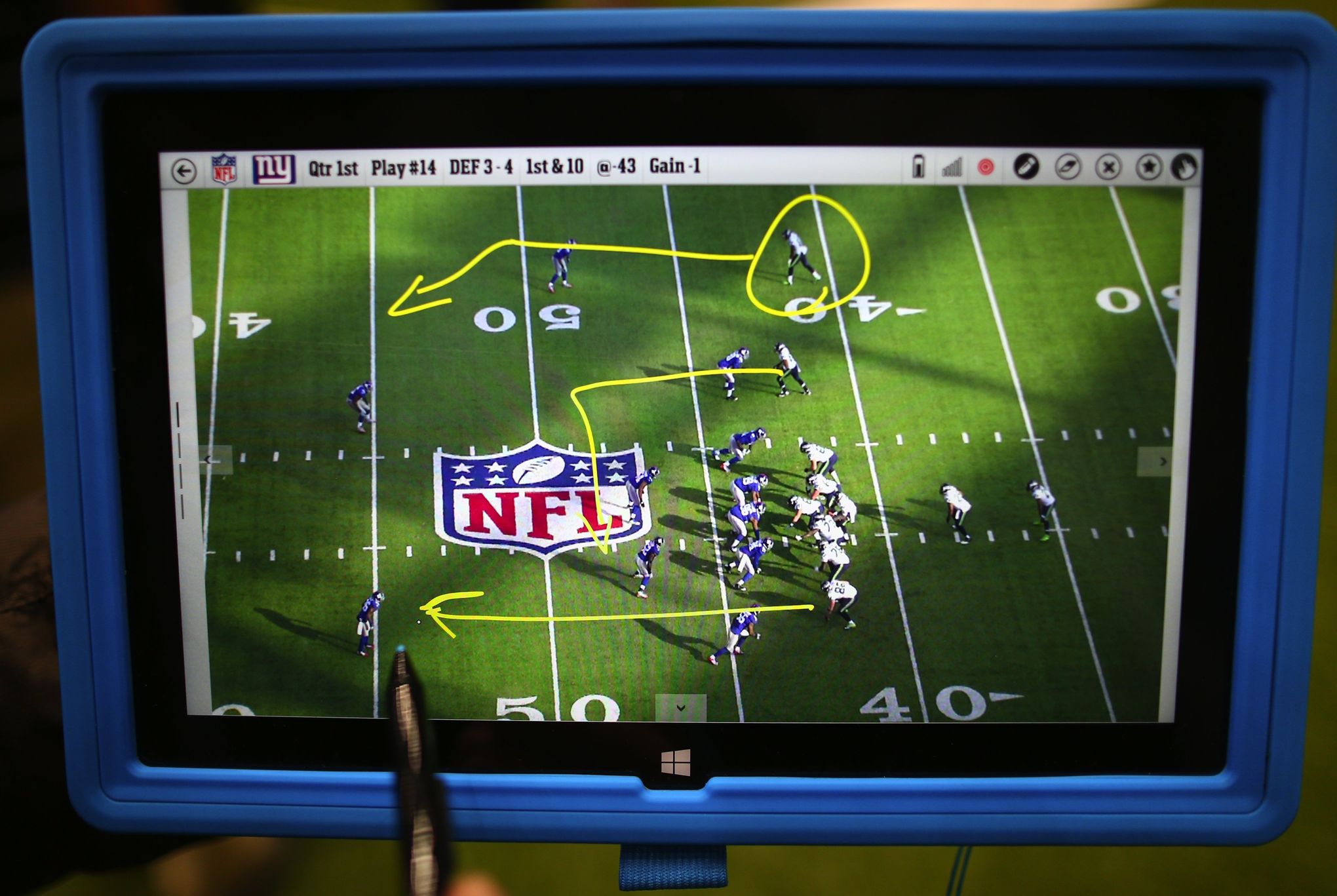 NFL tests video replay on Microsoft Surface tablets for coaches and players  during Pro Bowl – GeekWire