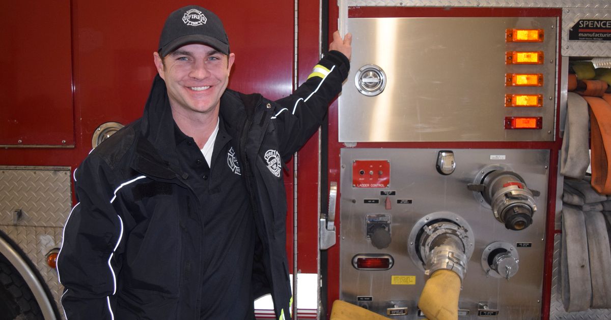 Firefighter pays struggling family’s 1K electric bill The Seattle Times