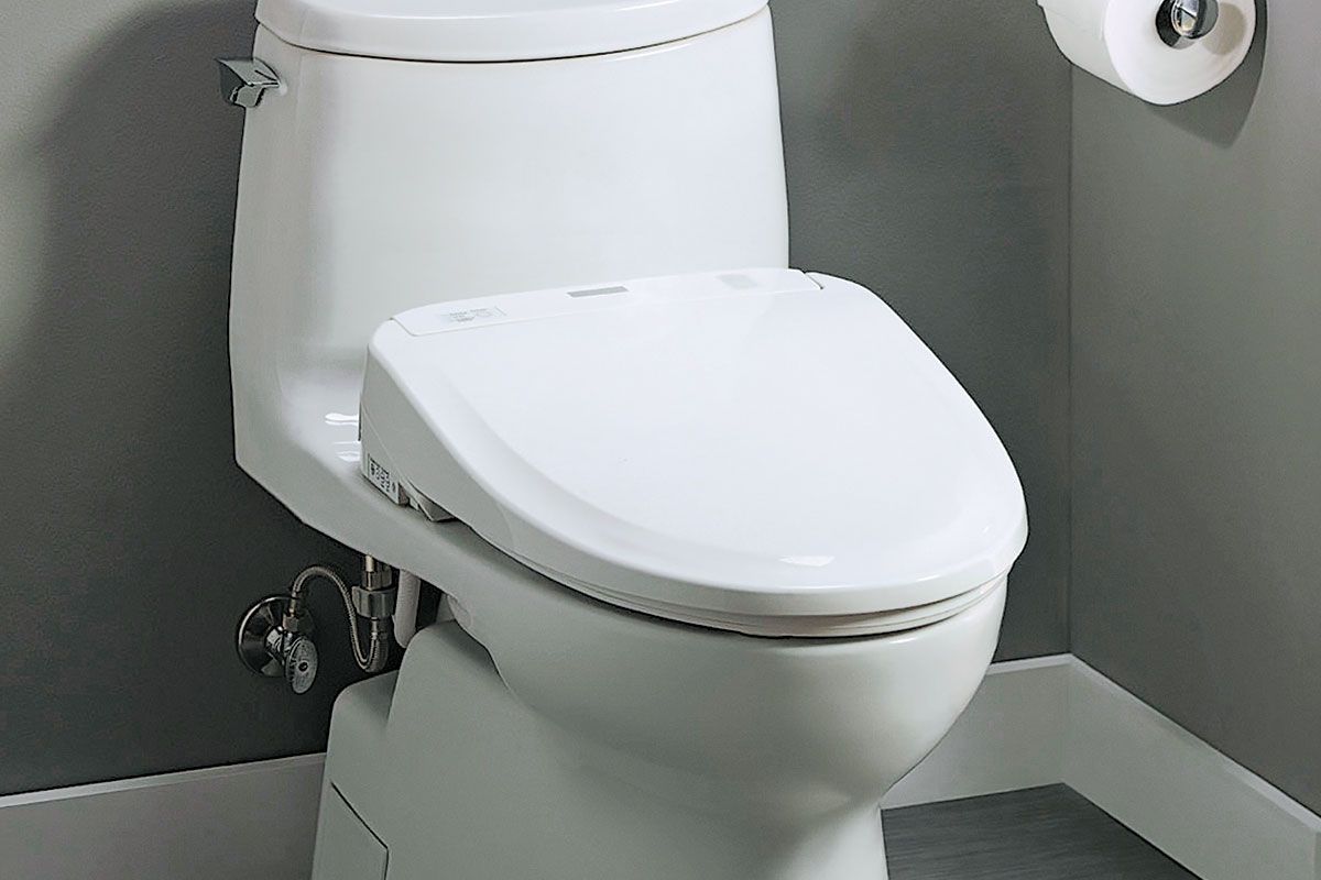 Сон унитаз. Унитаз lynxvision Toilet and Bidet 759216. Унитаз тото со встроенным биде. Унитаз тото техничка с розеткой. Танковый унитаз.