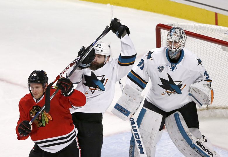 Chicago Blackhawks defenseman Duncan Keith said he's fine after losing seven teeth to a puck in the mouth - ESPN