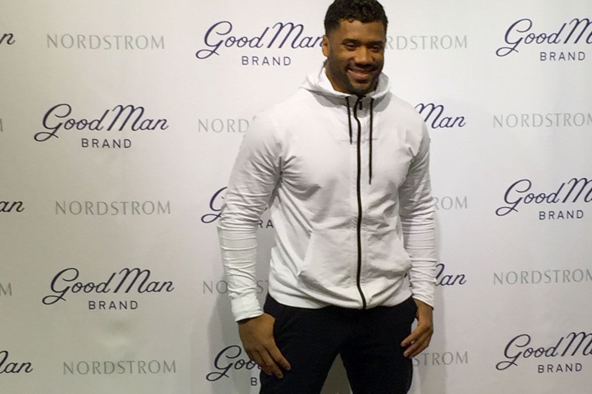 Russell deals wilson hoodie