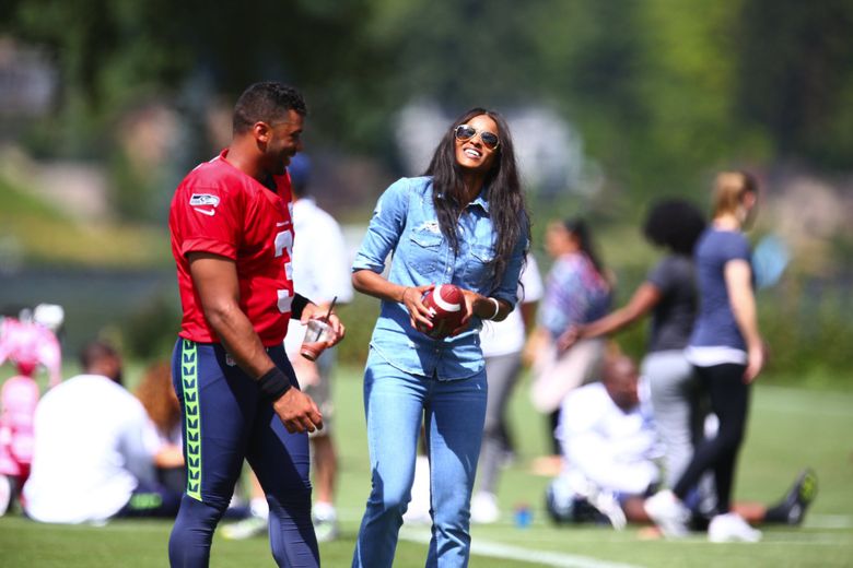 Russell Wilson, Ciara celebrate after son takes his 1st steps at Seahawks  practice