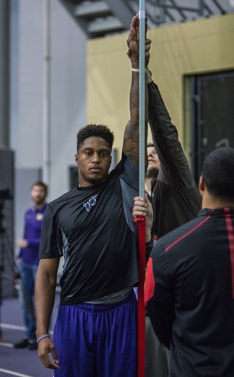 Four UW Huskies invited to participate in 2022 NFL combine