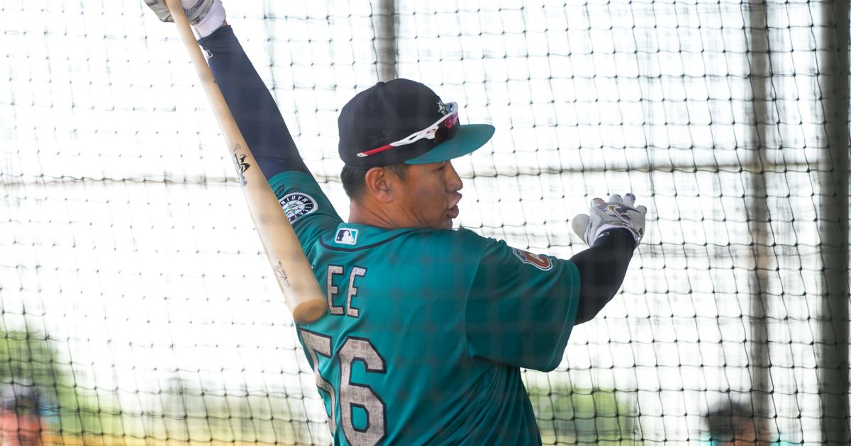 Lee moved to 40-man roster, Montero waived