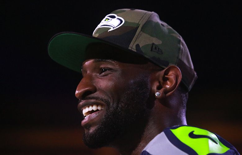 Seahawks' Ricardo Lockette taken off on stretcher after scary hit