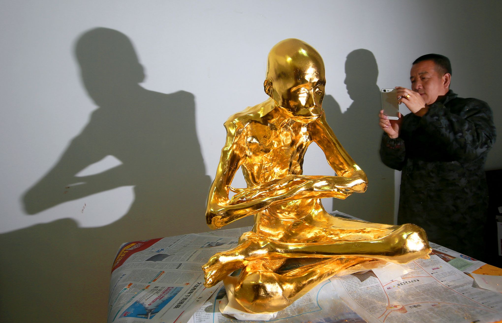 Revered Chinese monk is mummified and covered in gold leaf | The Seattle  Times