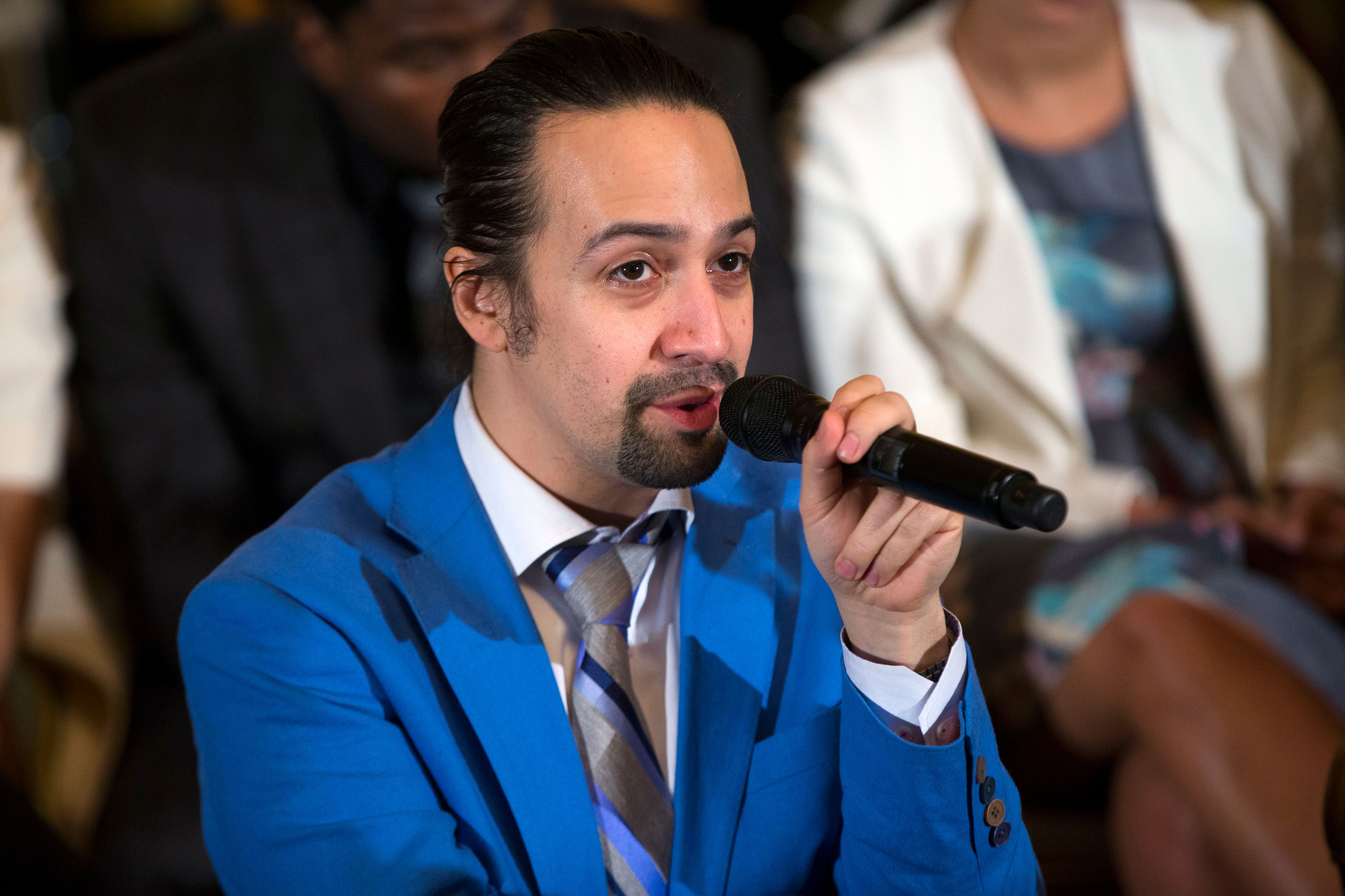 Lin manuel hotsell miranda reading hamilton