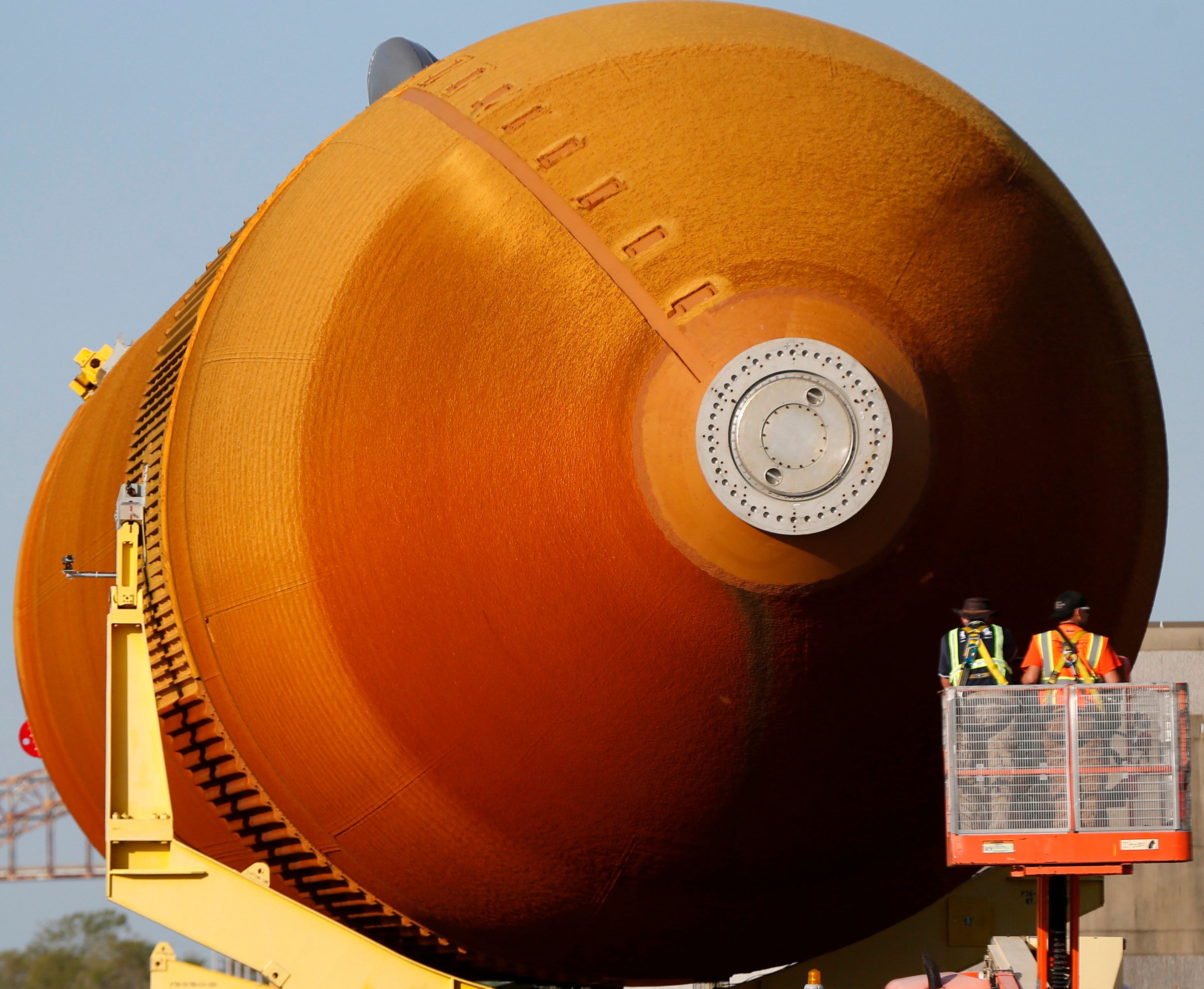 Last surviving space shuttle external tank on way to L.A. | The