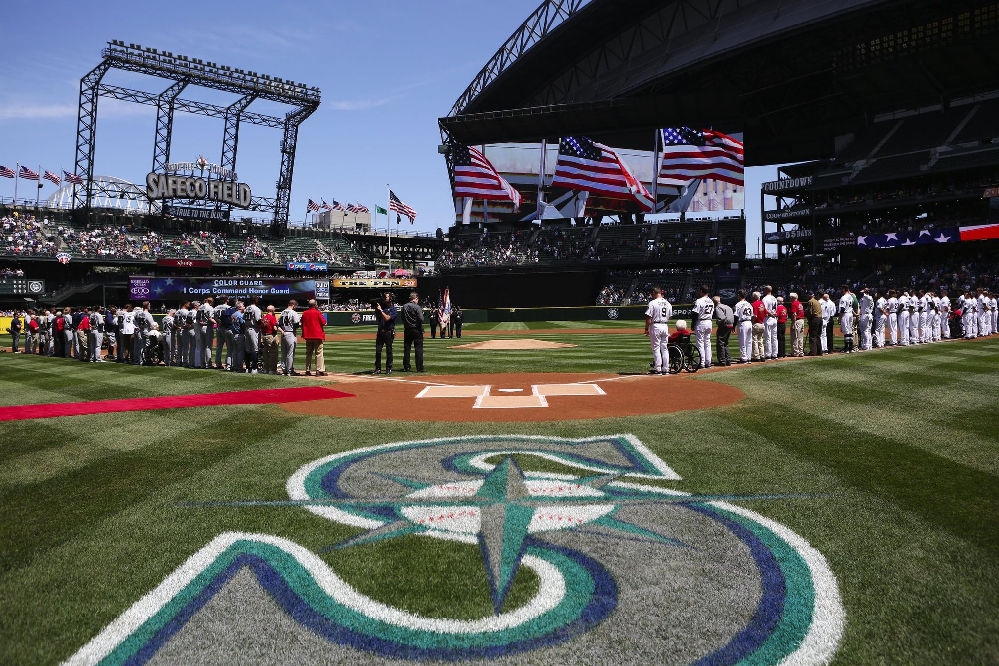 Mariners and MLB Honor Veterans on Memorial Day