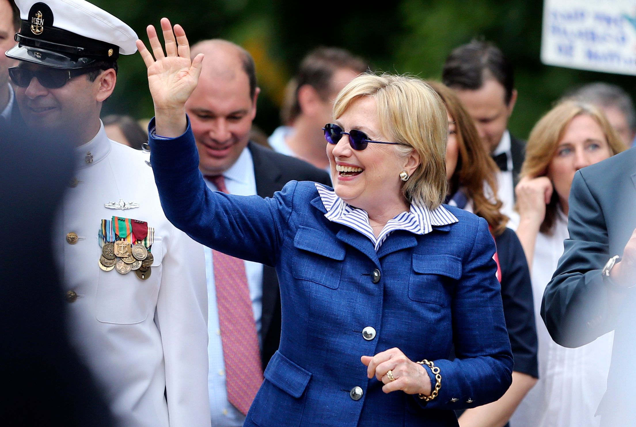 Hillary cheap blue sunglasses