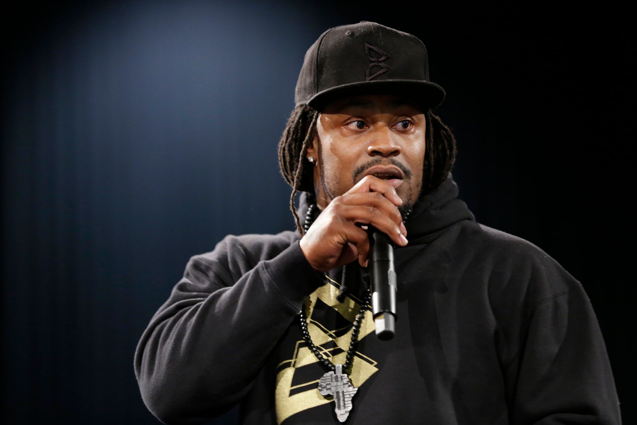 Watch: Marshawn Lynch takes Skittles to Scotland ahead of Super