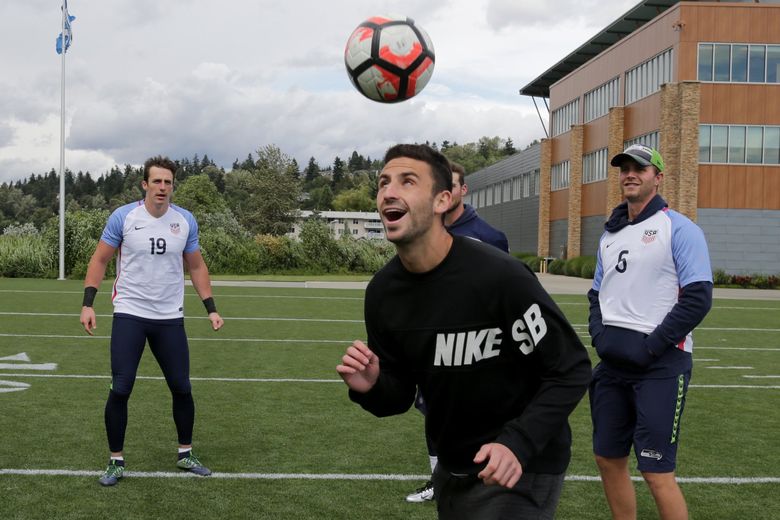 Seahawks get a visit from U.S. men's national soccer team