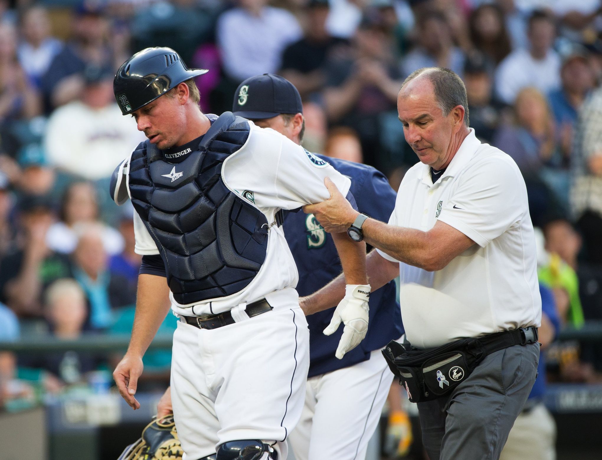 Mariners did right thing by suspending Steve Clevenger for Black