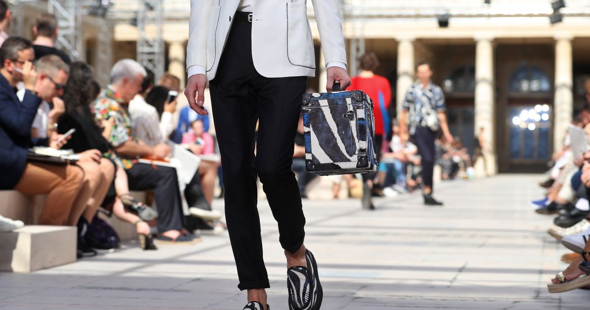 Paris sun scorches Kate Moss and David Beckham at Louis Vuitton
