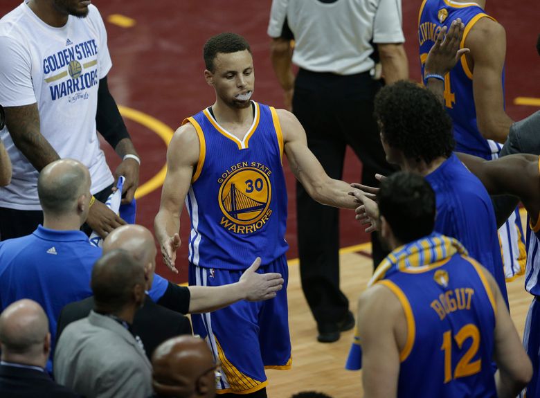 NBA - The Golden State Warriors defeat the Cleveland Cavaliers 108