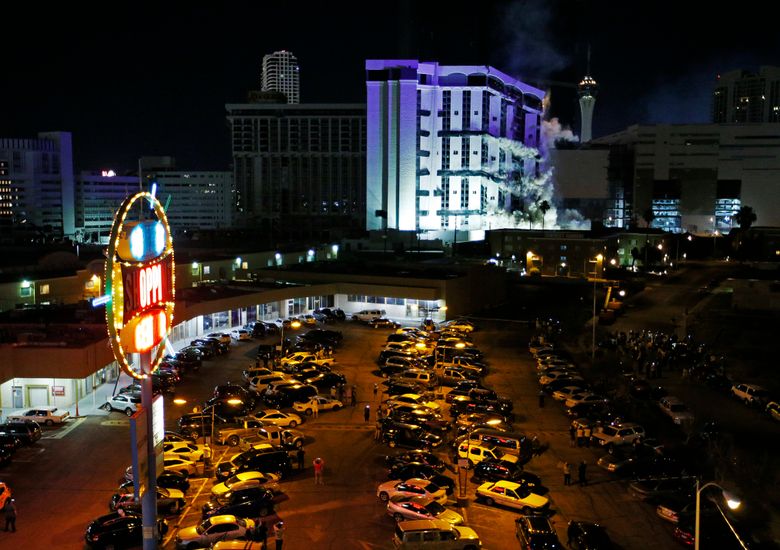 In with mobsters, Vegas' Riviera casino goes out with a bang