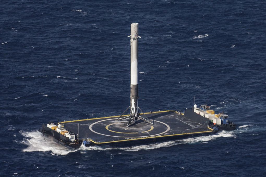Reusable SpaceX rockets gain backing by launch insurers | The Seattle Times