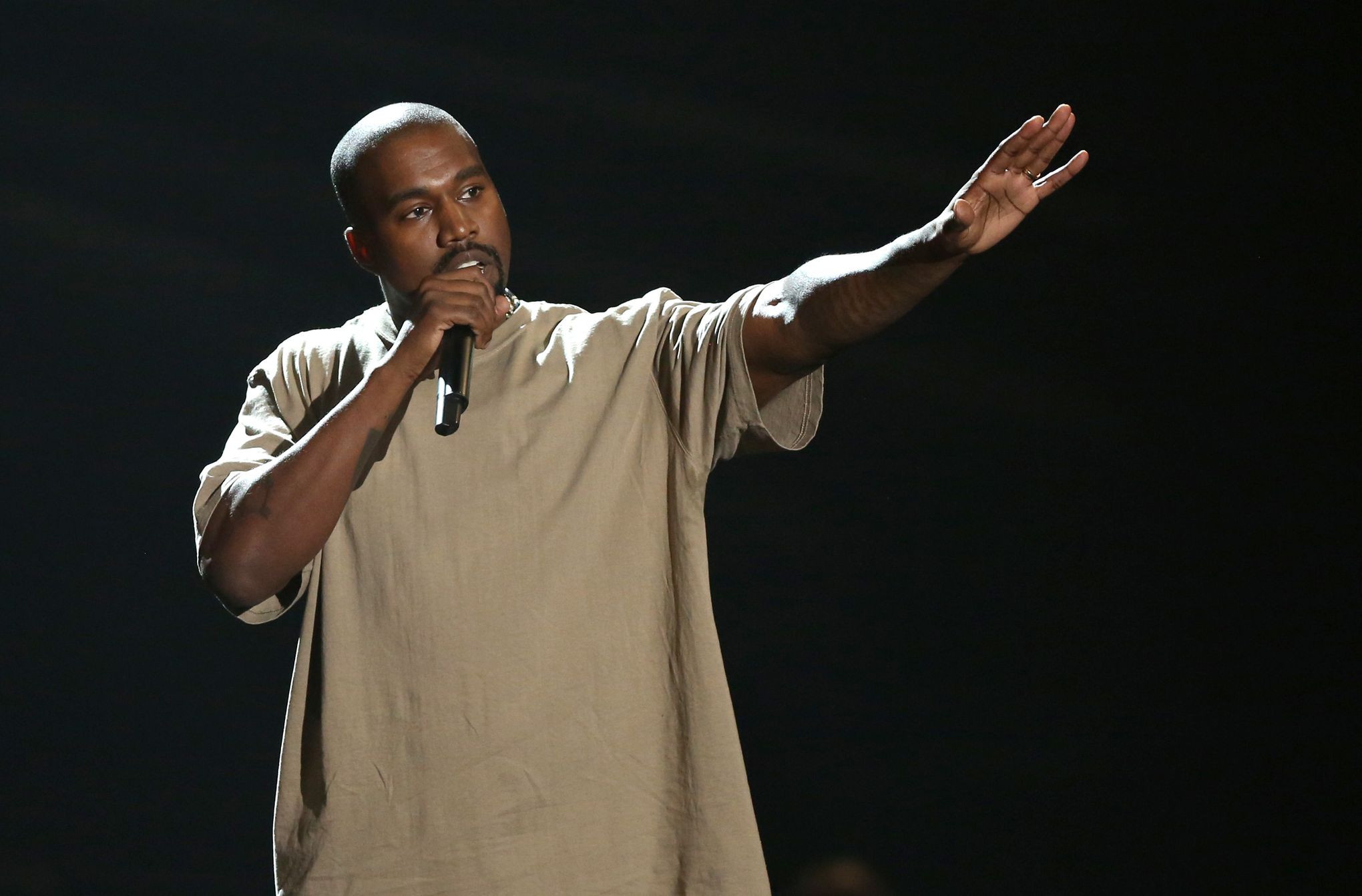 adidas yeezy rapper