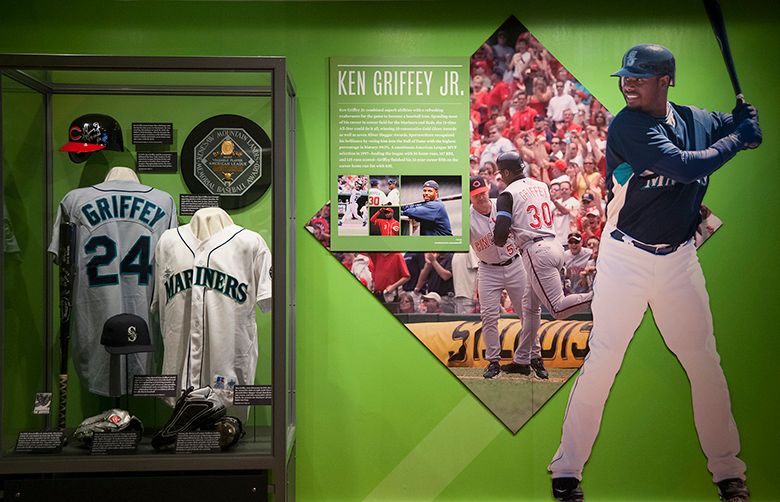 Seattle Mariners honor Ken Griffey Jr. with Hall of Fame retro