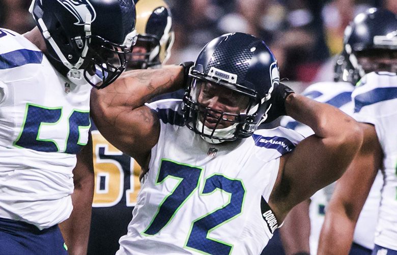 Seahawks' Michael Bennett on Colin Kaepernick: 'I support him and all the  stuff he's doing'