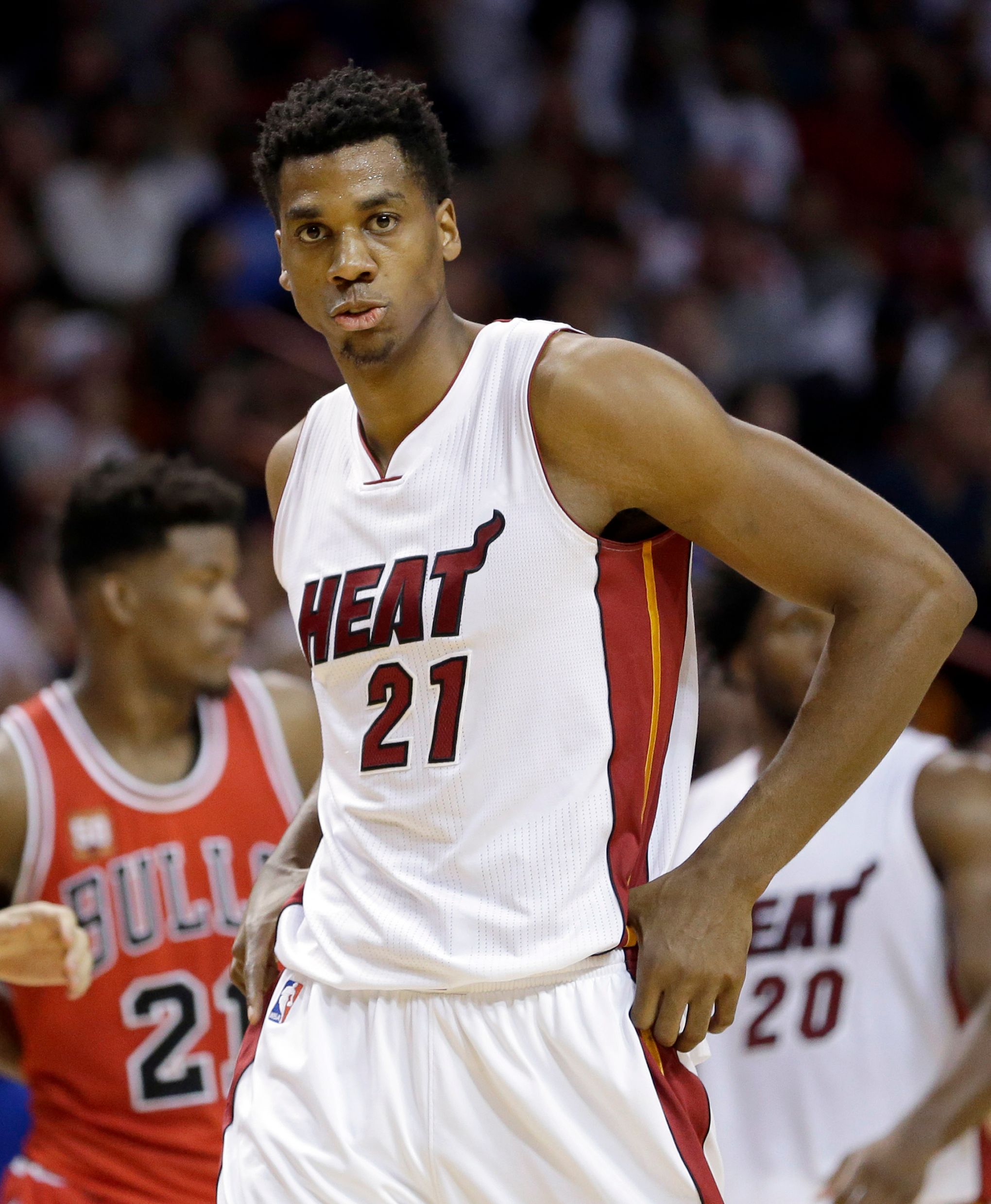 Hassan Whiteside Announces He's Staying in Miami - The New York Times