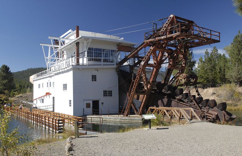 Gold Panning in Oregon - Travel Oregon