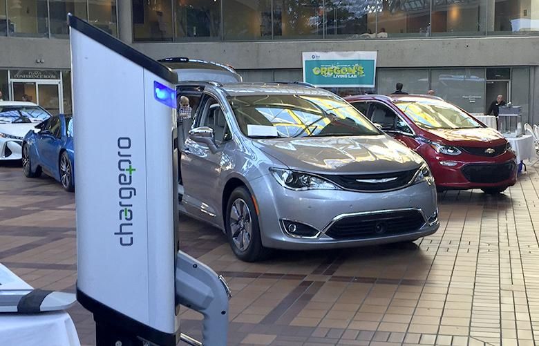 Seattle to install hundreds of charging stations for electric cars