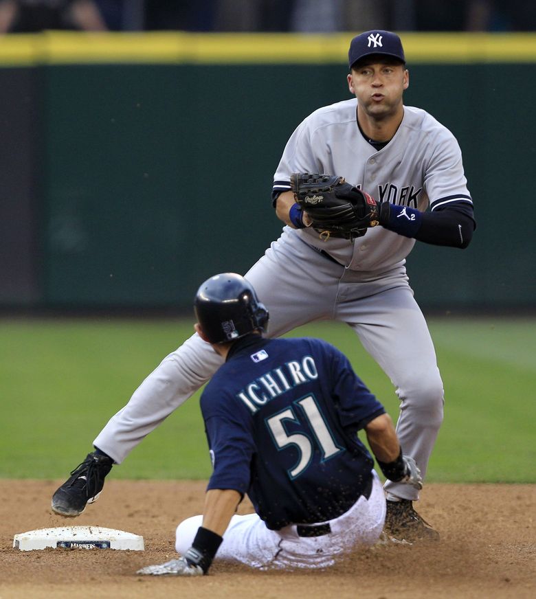 Ichiro: 3 singles, but double steals show