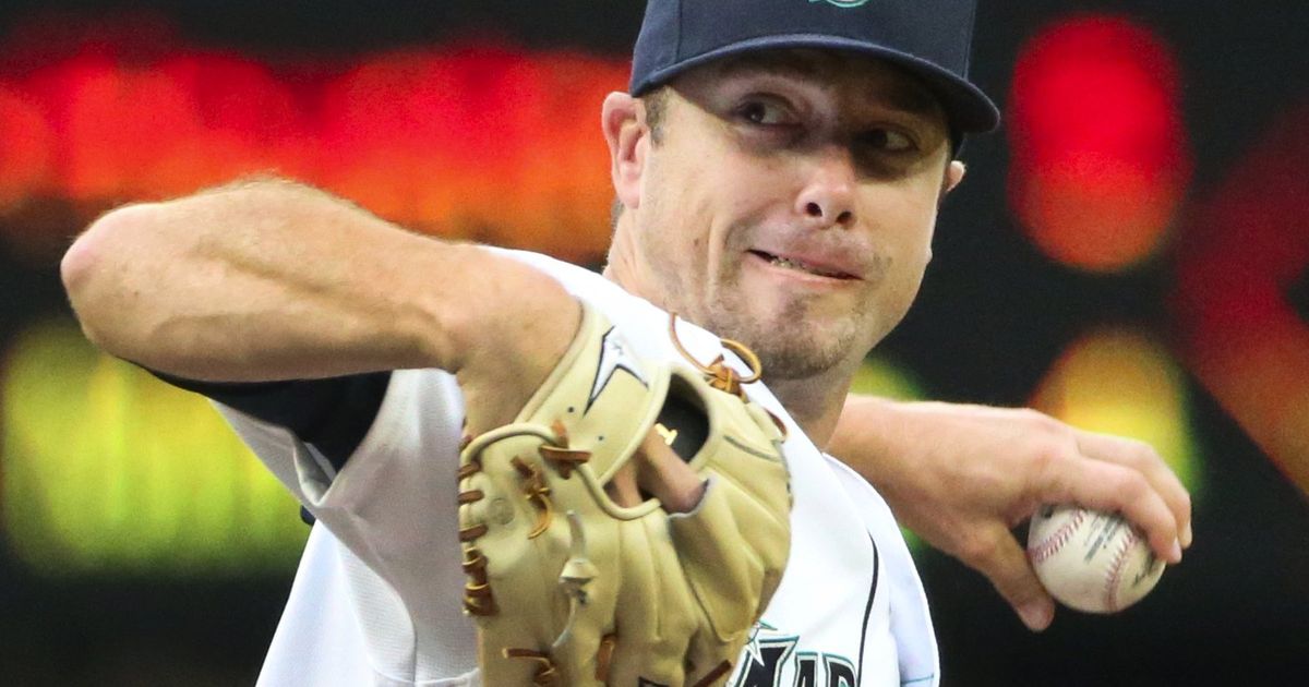 Mariners trade lefthanded pitcher Wade LeBlanc to the Pirates The