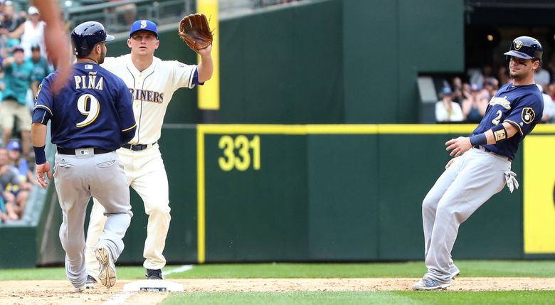 Mariners fall apart in 7th inning, swept away by Brewers