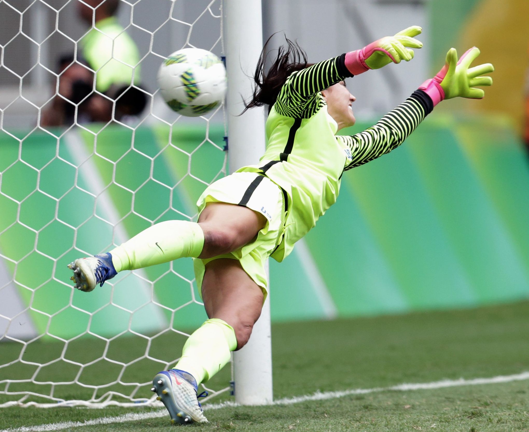 Defending champion U.S. crashes out of Women's World Cup after losing to  Sweden on penalty kicks - Washington Times