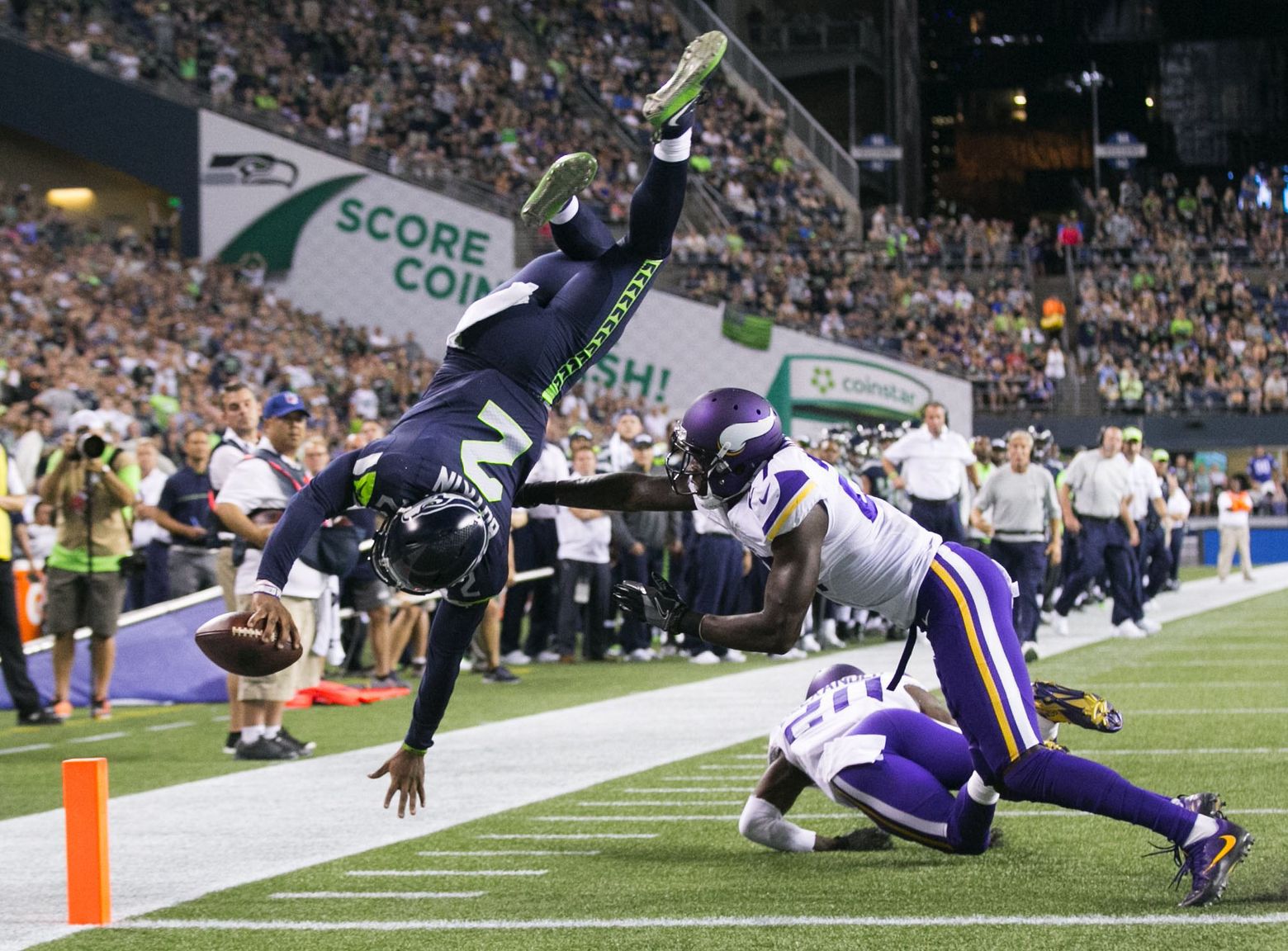 Russell Wilson, Seahawks struggle in exhibition loss to Vikings