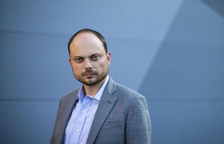 Суд оставил меру пресечения Владимиру Кара-Мурзе без изменений. Владимир остаетс