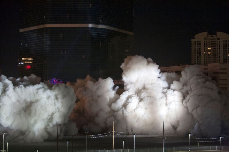 Implosion levels tower of Las Vegas' Riviera casino - Deseret News
