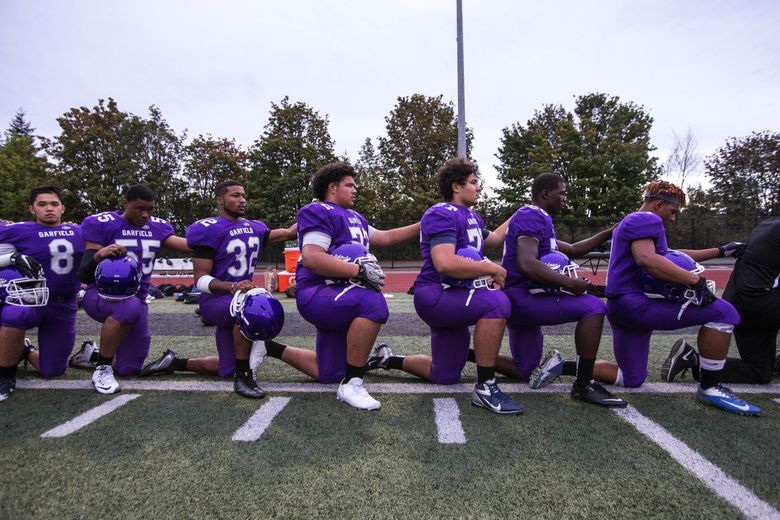 Garfield High School Football Team Gets New Uniforms From Rams