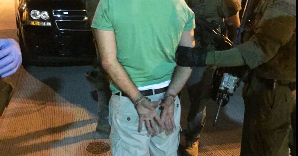 Man in custody after armed standoff aboard Amtrak train | The Seattle Times