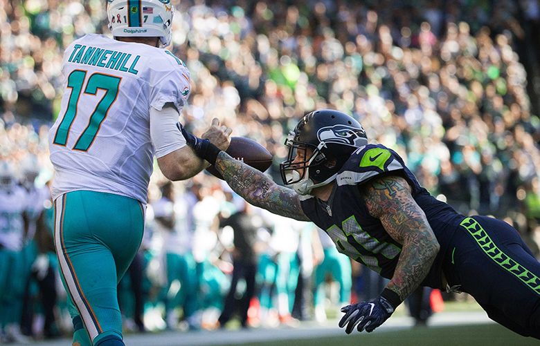 Someone stole Magic cards from the Seahawks' Cassius Marsh