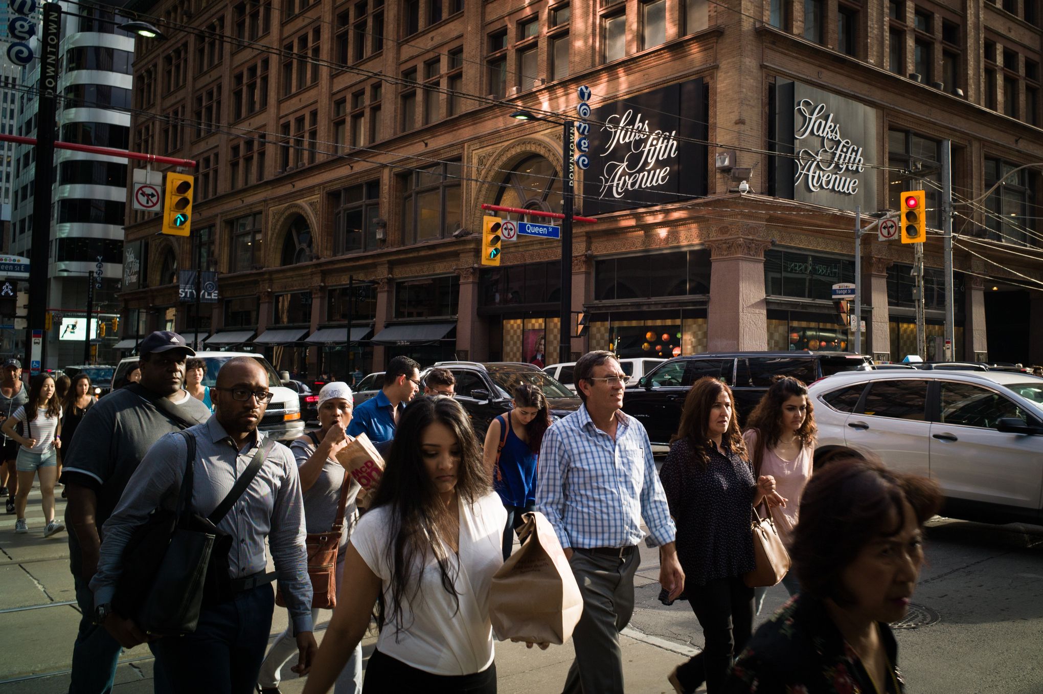 Saks Fifth Avenue Outlet Opens First Downtown Store