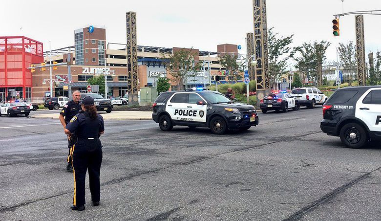 Cops: Shooter kills man, turns gun on himself at outlet mall | The Seattle  Times