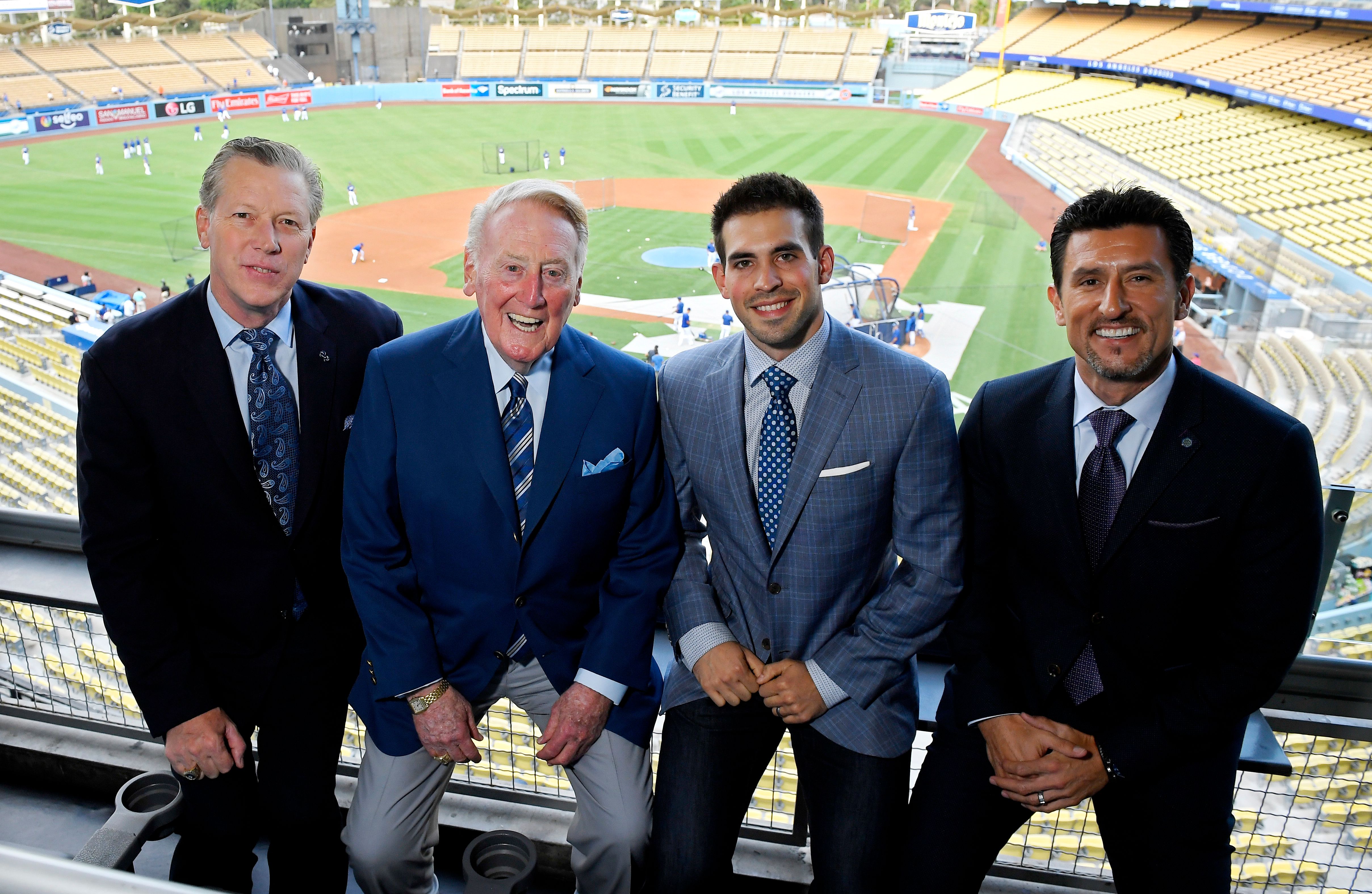 Joe Davis prepares to take over Dodgers booth from Scully | The