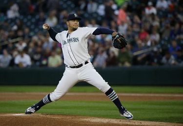 Walker throws well in Mariners' 5-4 loss to Royals