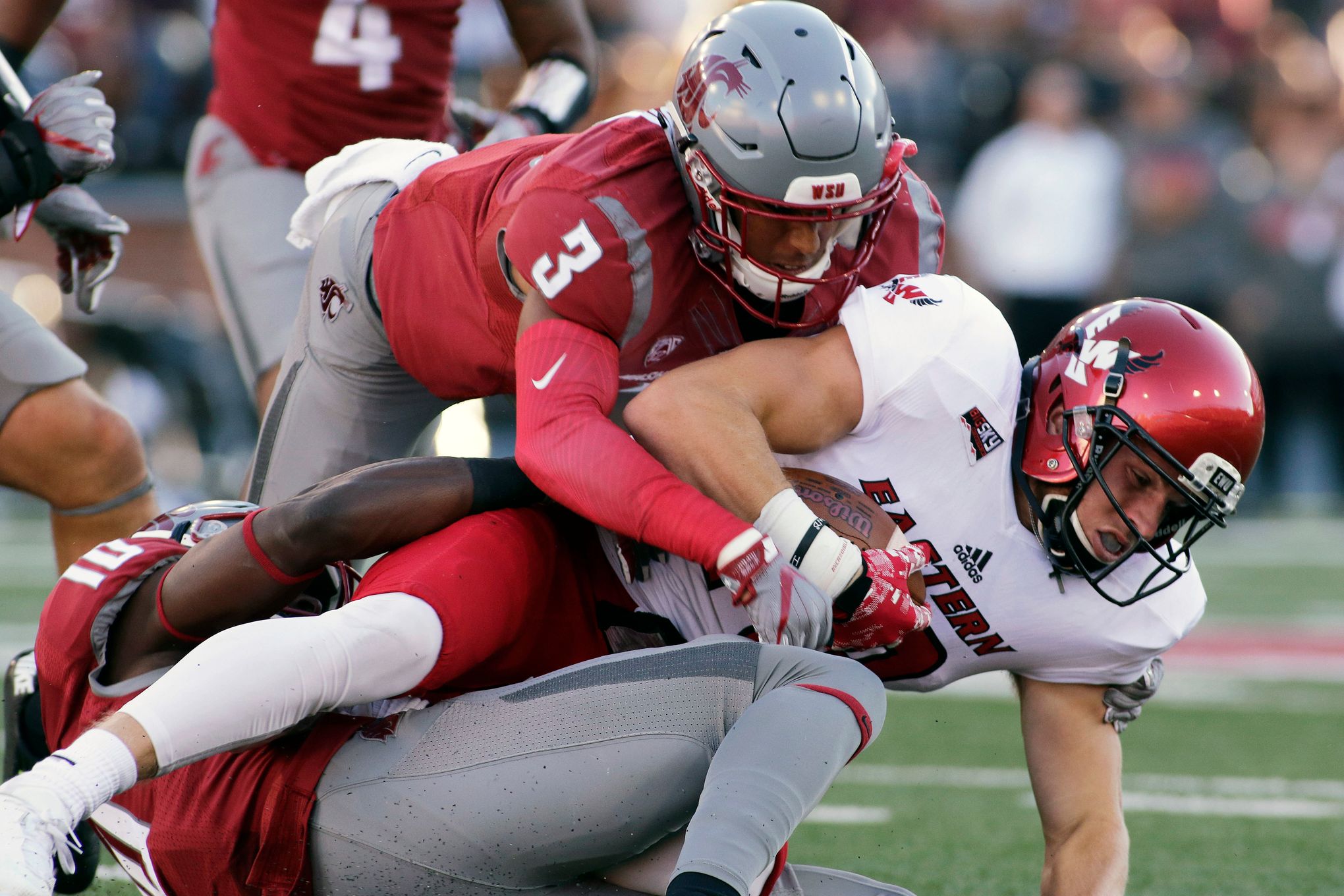 WSU Cougars hold on for statement win over No. 19 Wisconsin in Pullman, WSU  Sports